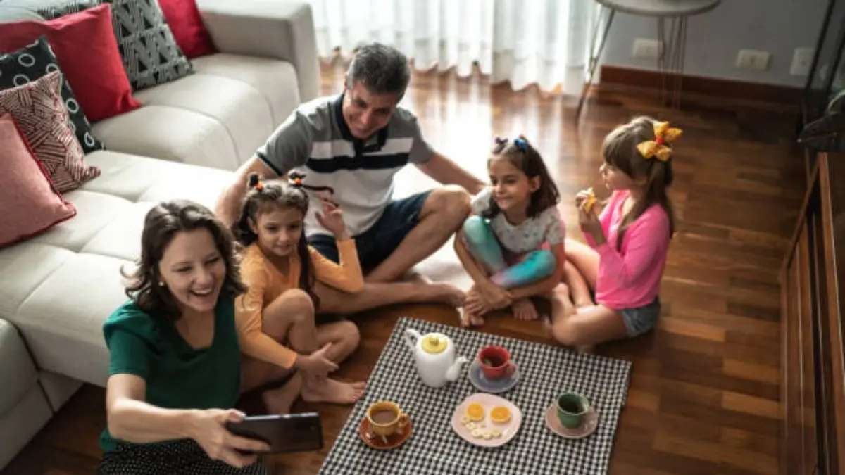 A representational photos of indoor picnic