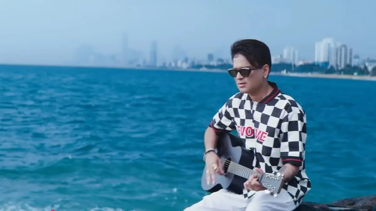 A still from Roi Roi Binale