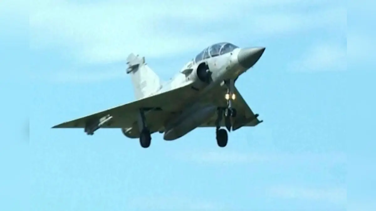 A Taiwan fighter jet prepares to land at the Hsinchu Airbase in Taiwan on Monday