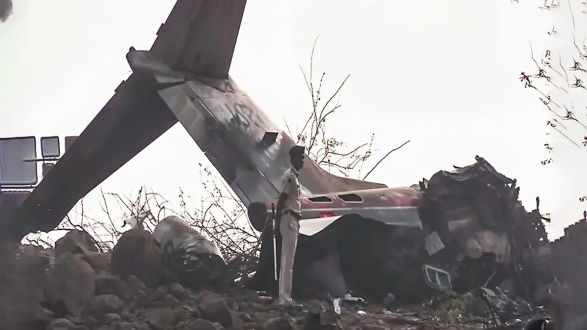 AAIB Highlights Low Visibility, Lack of Navigational Aids on Runway in Preliminary Report for Baramati Plane Crash AAIB Highlights Low Visibility, Lack of Navigational Aids on Runway in Preliminary Report for Baramati Plane Crash