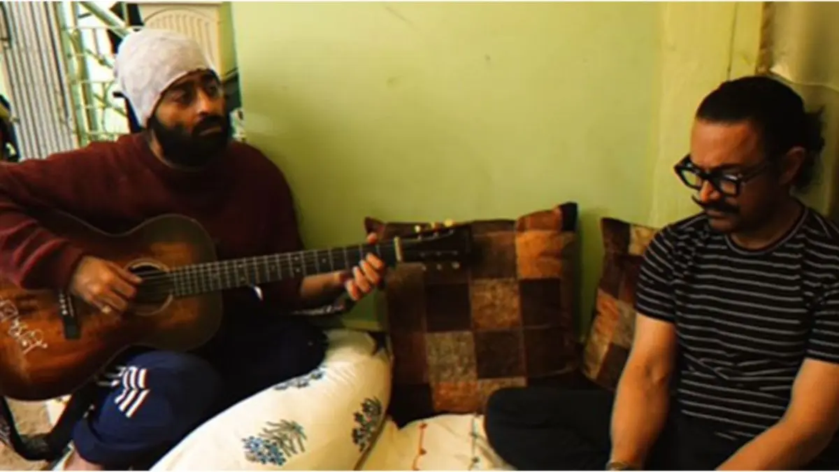 Hum Logon Ka Kya Hoga?: Aamir Khan Requests Arijit Singh To Rethink Playback Retirement Aamir Khan visits Arijit Singh