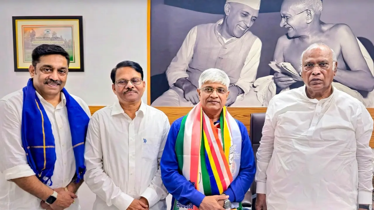 AAP MLA Rajendra Pal Gautam joins Congress