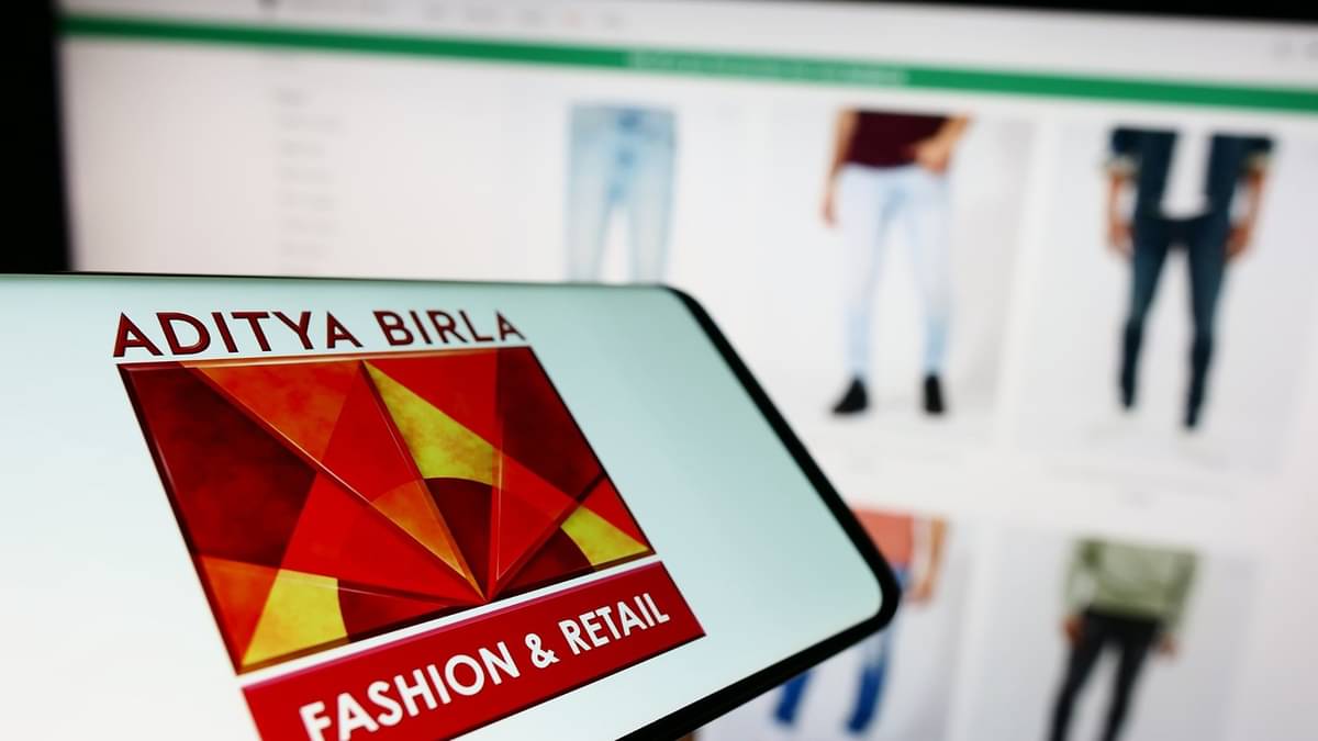 ABFRL Demerger Shocks Investors: Why The Fashion Stock Crashed Over 65% In A Day | Republic World