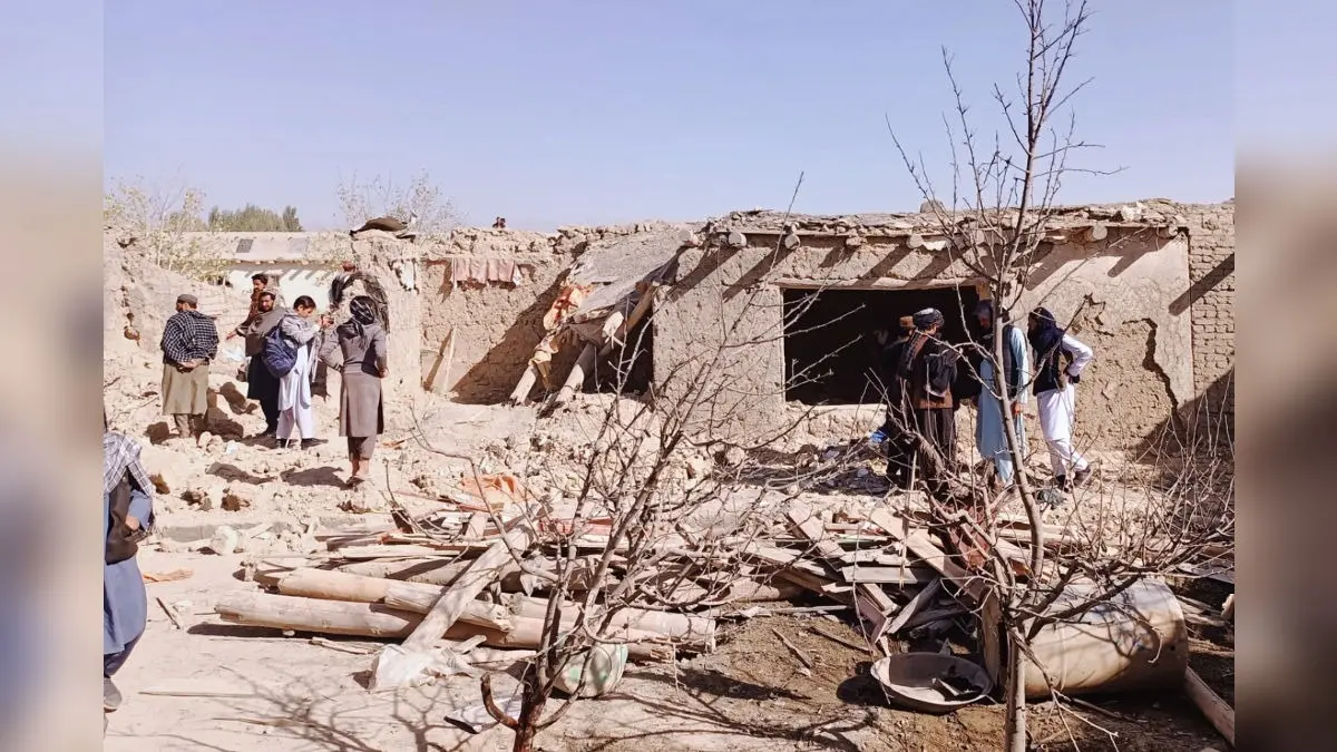 Afghan And Pakistan Delegations Head To Doha For Crisis Talks