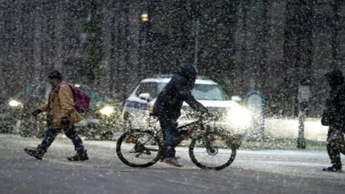After Brutal Winter Storm, A Bomb Cyclone Brings Blizzards to the Midwest Before Turning East