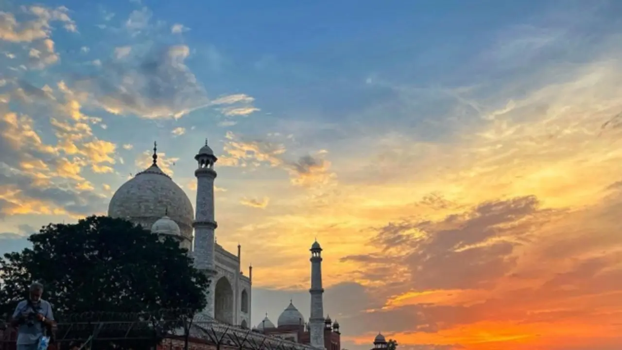 Agra in Festival Glow: Where Culture Meets Comfort