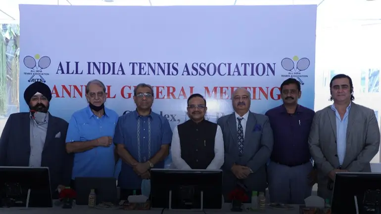 AITA's Anil Jain in the centre