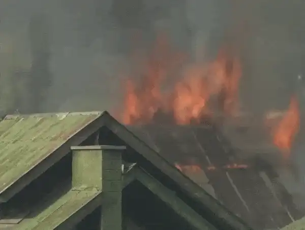 J&K: खानयार में सुरक्षा बलों-आतंकियों के बीच भीषण मुठभेड़, जिस घर में छिपे हैं आतंकी वहां बड़ा धमाका Khanyar