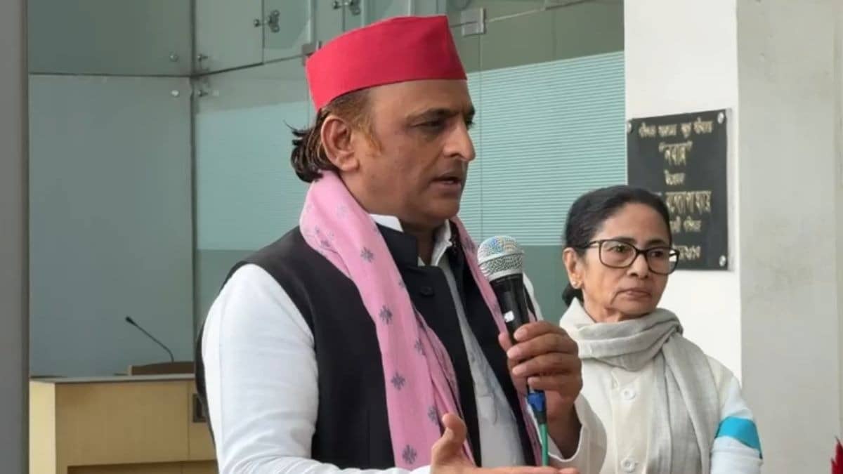 Akhilesh Yadav meets cm mamata Banerjee
