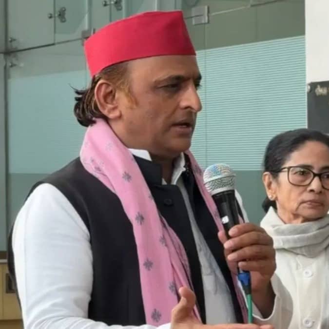 Akhilesh Yadav meets cm mamata Banerjee