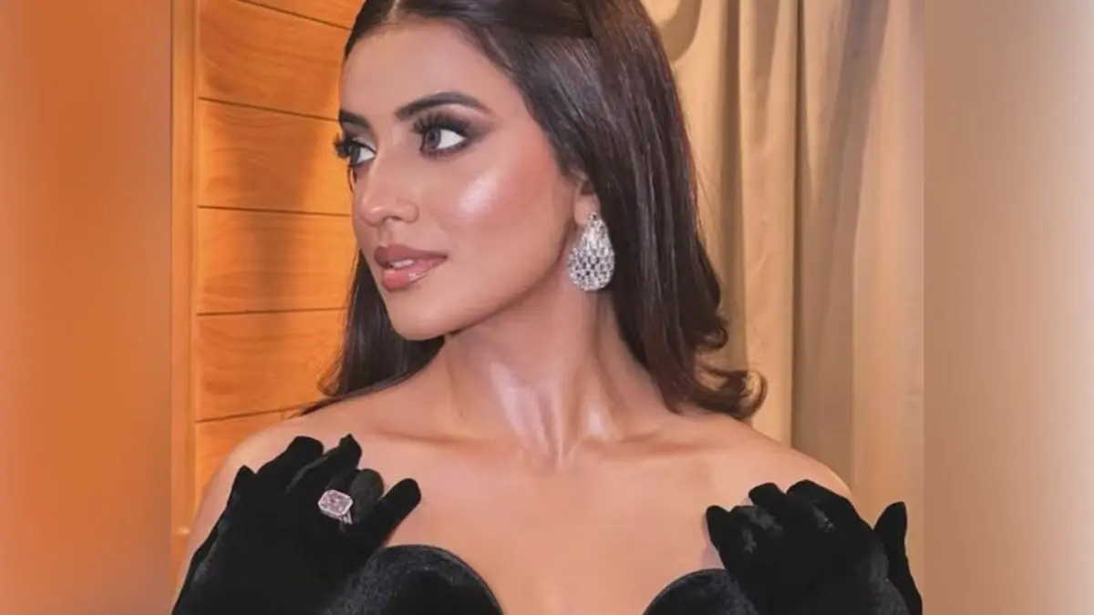 Akshara Singh Photos: ब्लैक थाई स्लिट गाउन, हाई हील्स...ग्लैमर का तूफान लेकर आईं अक्षरा सिंह, तस्वीरों ने बढ़ा दिया इंटरनेट का पारा Akshara Singh