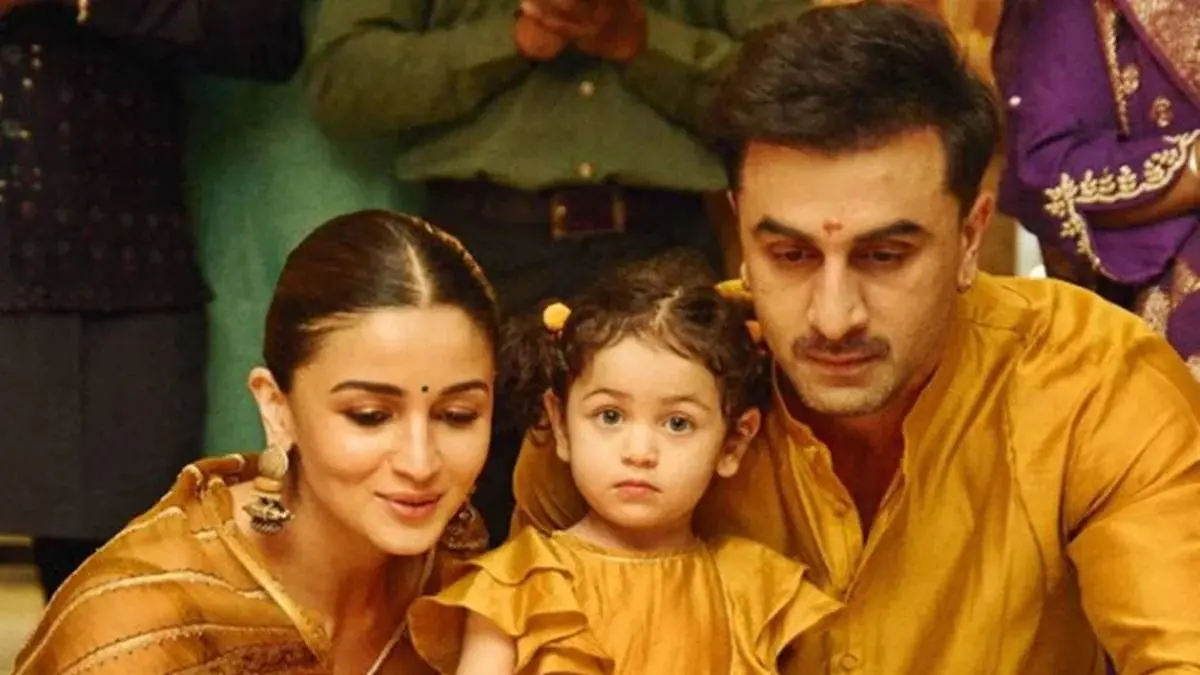Unreal! Alia Bhatt-Ranbir Kapoor's 3-Year-old Daughter Raha Gets Her Own Vanity Van, Reveals Grandad Mahesh Bhatt Alia Bhatt-Ranbir Kapoor's daughter Raha will turn 3 in November 2025