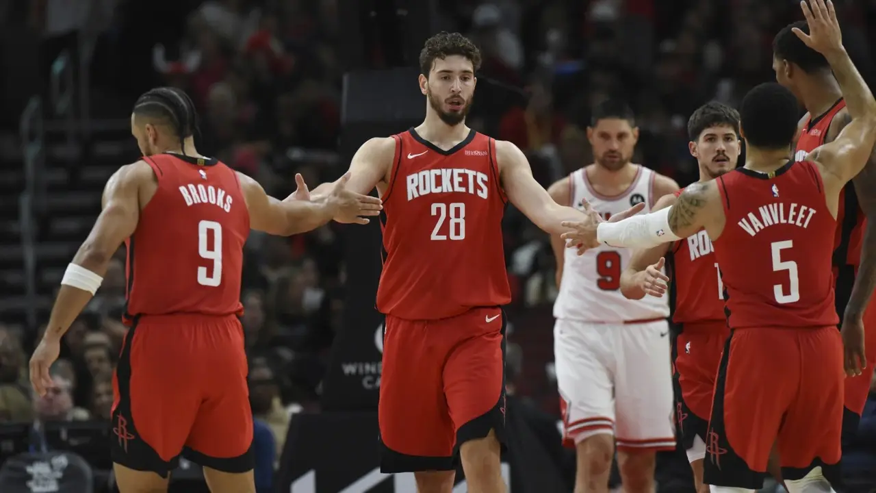 Sengun Records Triple-double, Vanvleet Scores 28 In Rockets 143-107 Rout Of Bulls Alperen Sengun