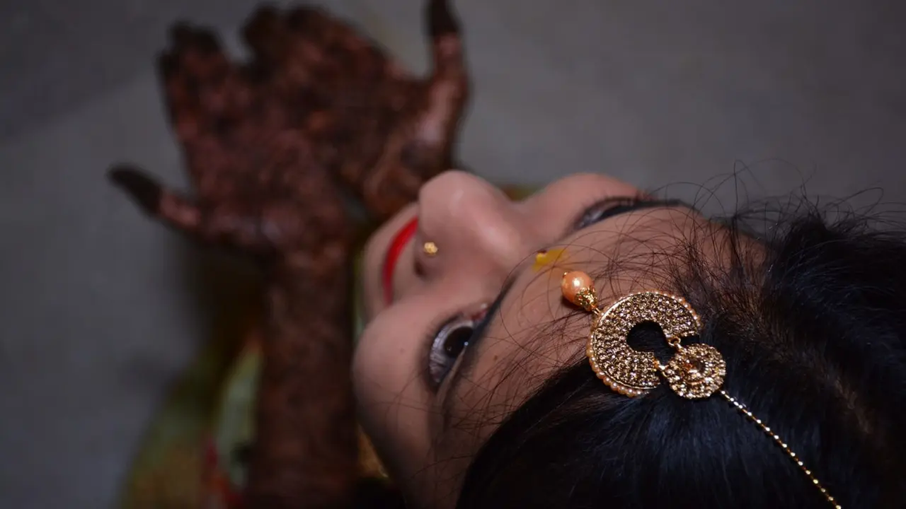 alwar news after engagement fiance went to meet bride at night rape