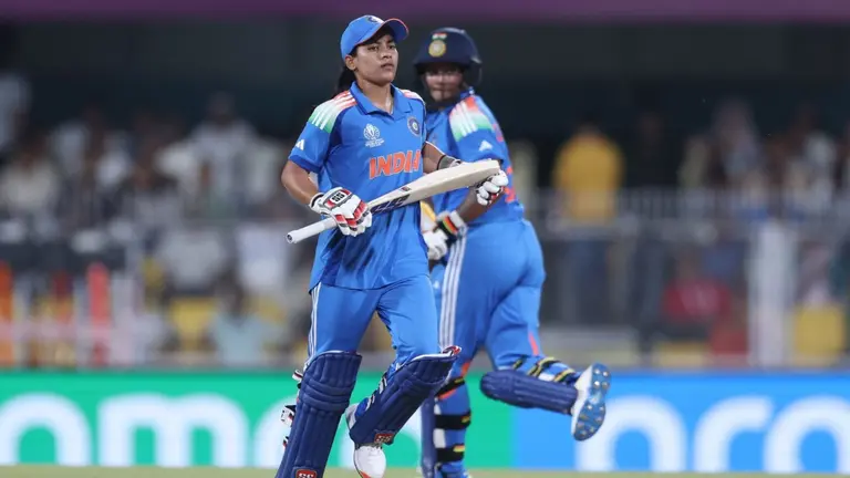 Women World Cup: पहले मैच में ही टूटने वाला था भारत का दिल, 8वें नंबर पर बैटिंग कर इस खिलाड़ी ने बनाया बड़ा रिकॉर्ड amanjot kaur creates history Deepti sharma shines as IND W beat SL W women world cup 2025