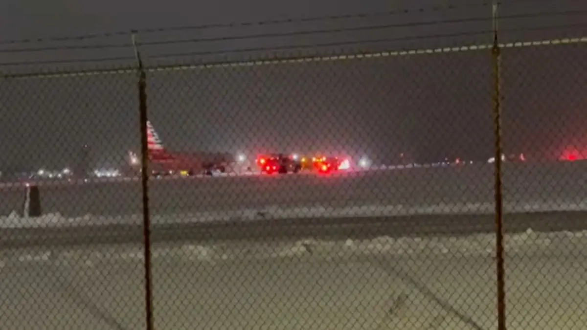American Airlines Flight With 90 Passengers Onboard Skids Off Taxiway At New York's Rochester Airport American Airlines Flight With 90 Passengers Onboard Skids Off Taxiway At New York's Rochester Airport