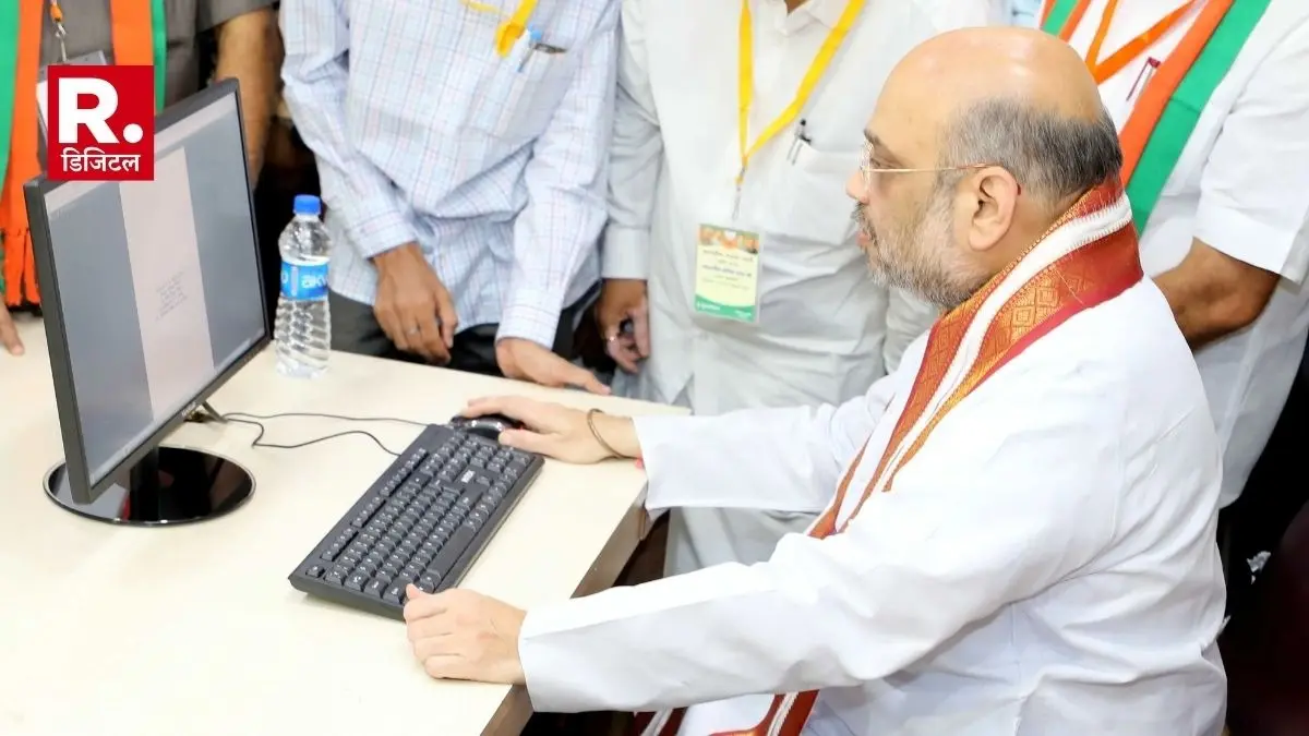 Amit Shah left Google Gmail and switched to the indigenous Zoho Mail