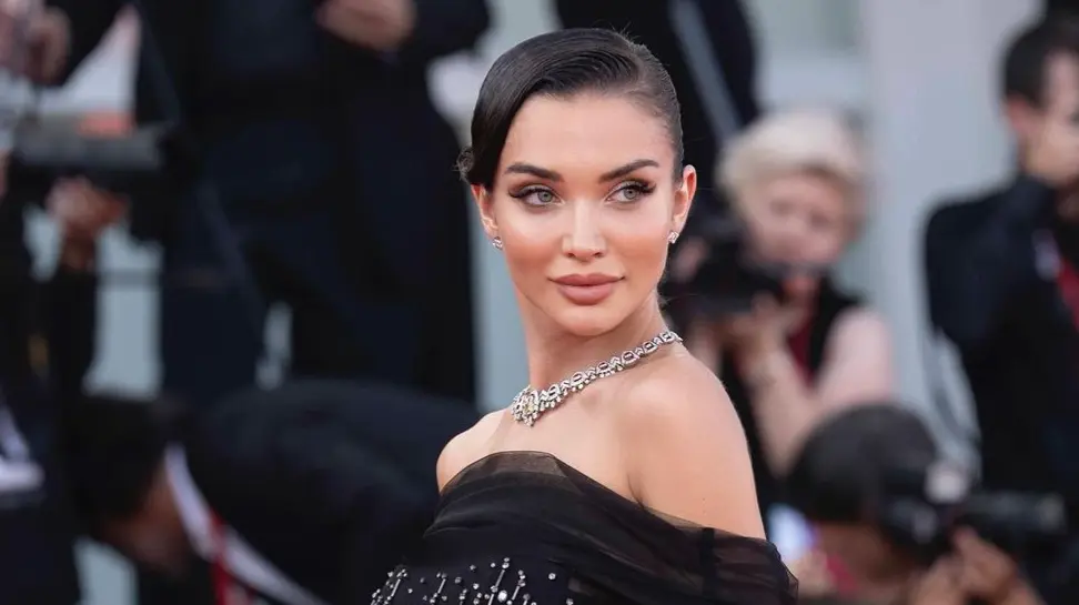 Amy Jackson Exudes Grace and Confidence In Her First Post-Wedding Red Carpet Appearance Amy Jackson