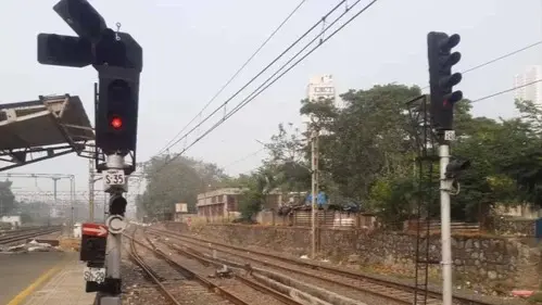 Another Train Derailment Bid? Railway Signal Tampered With in UP's Ballia An FIR has been filed against unknown individuals for allegedly tampering with railway signal by stuffing piece of cloth into lights at Reoti station in Ballia