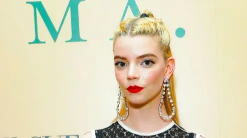 Anya Taylor-Joy Says She Wants To Play Elsa From Frozen In Live-Action Movie Ana Taylor-Joy