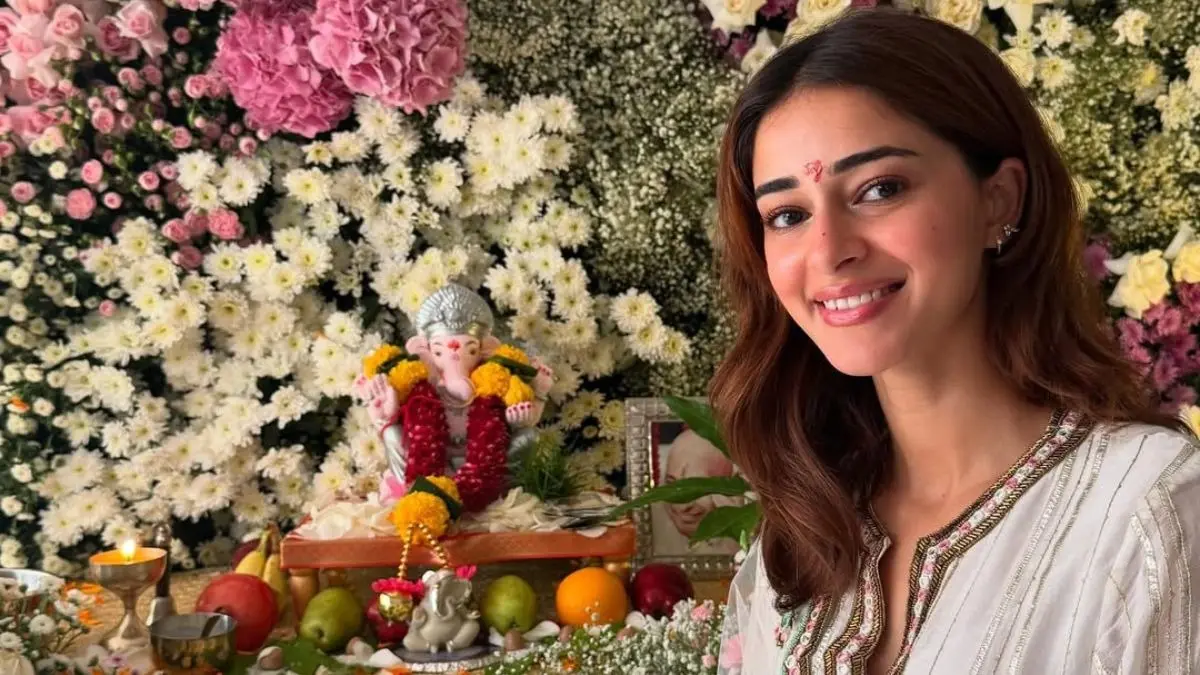 Ganesh Chaturthi 2025: Ananya Panday Brings Home Ganpati Bappa Ananya Panday Ganesh Chaturthi 2025