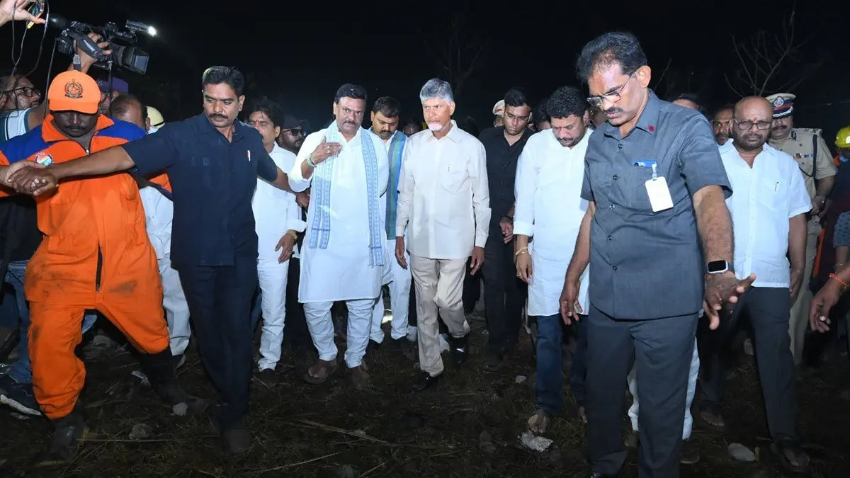 Andhra Deadly Firecracker Explosion: CM Chandrababu Naidu Announces Rs 20 Lakh Ex-Gratia, Suspends 4 Officials Andhra Deadly Firecracker Explosion: CM Chandrababu Naidu Announces Rs 20 Lakh Ex-Gratia, Suspends 4 Officials