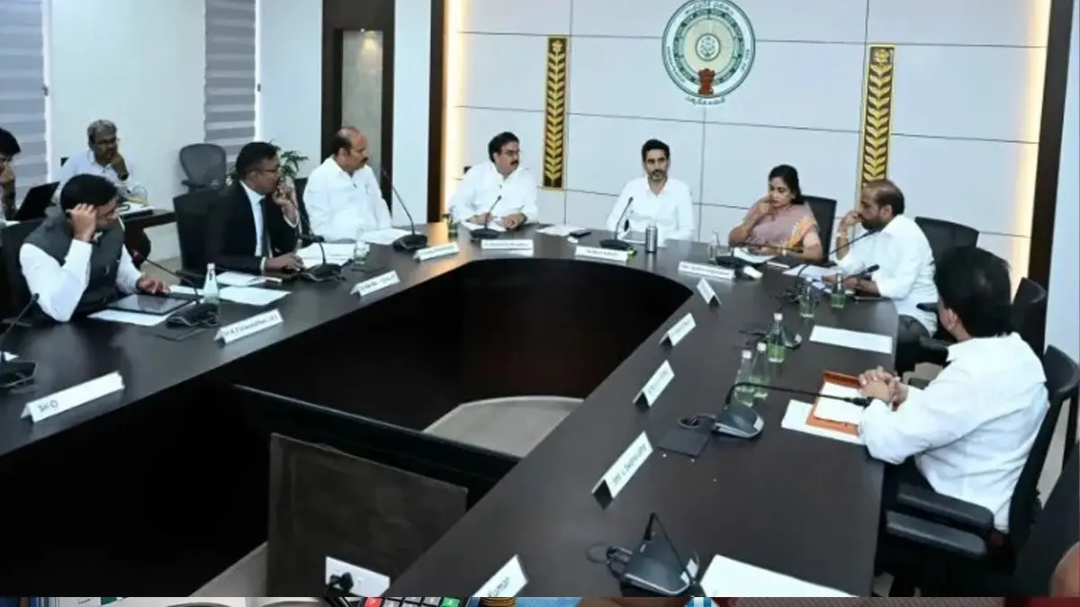 Andhra Pradesh Mulls Social Media Restrictions for Minors, References Women's Online Harassment Andhra Pradesh Mulls Social Media Restrictions for Minors, References Women's Online Harassment