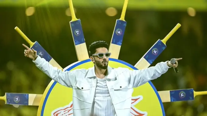 Rajinikanth Fever Takes Over IPL 2025 As Anirudh Ravichander Belts Out Hukum During CSK Vs MI | WATCH Anirudh Ravichander performs live at MI vs CSK