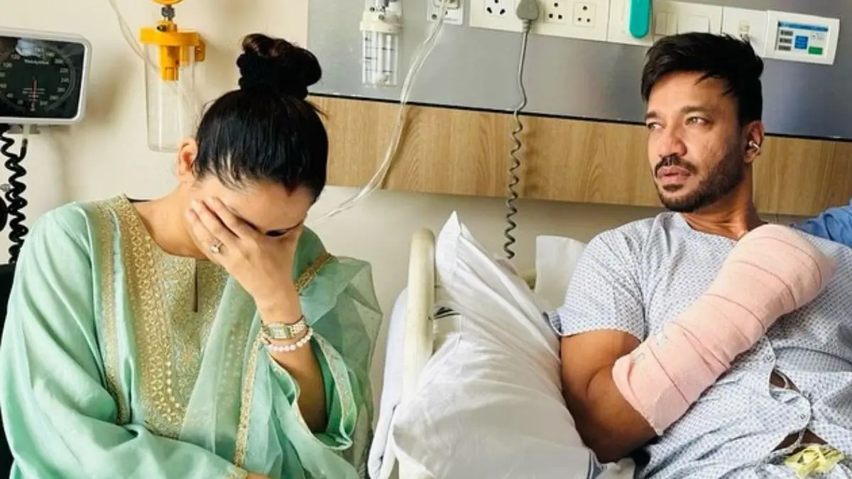 Ankita Lokhande's Husband Vicky Jain Hospitalised, Gets 45 Stitches After Glass Pierces His Hand Ankita Lokhande's Husband Hospitalised