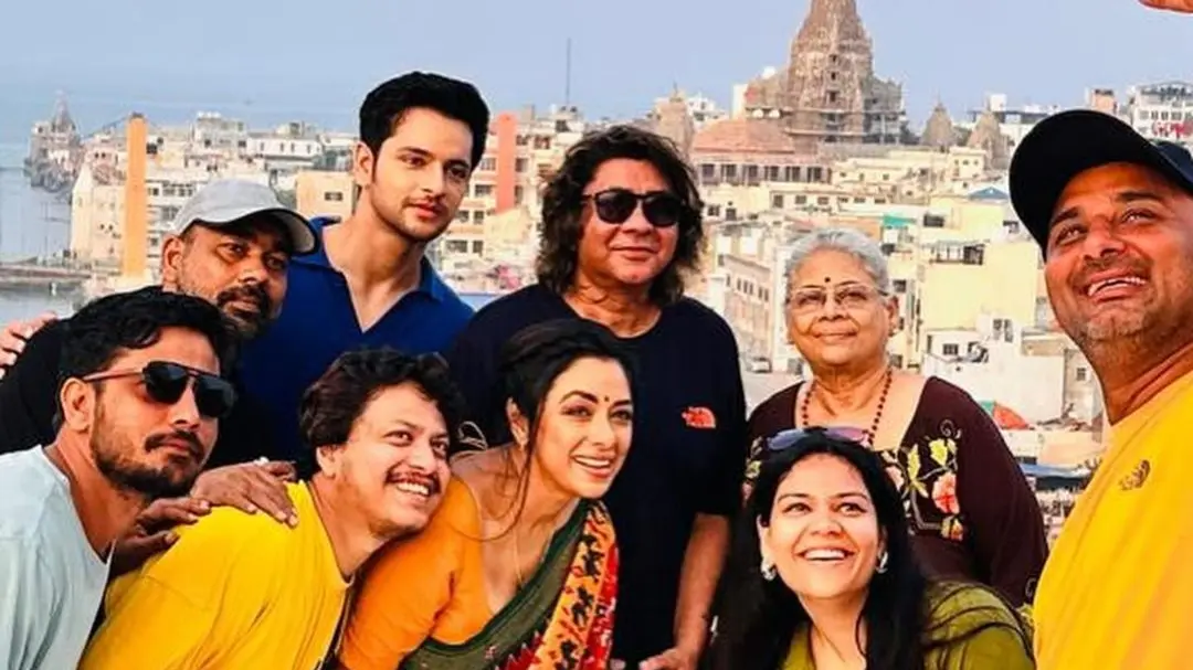 Anupamaa: Rupali Ganguly, Rajan Shahi Visit Dwarkadhish To Seek Blessings Ahead Of New Season Anupamaa team in Dwarkadhish