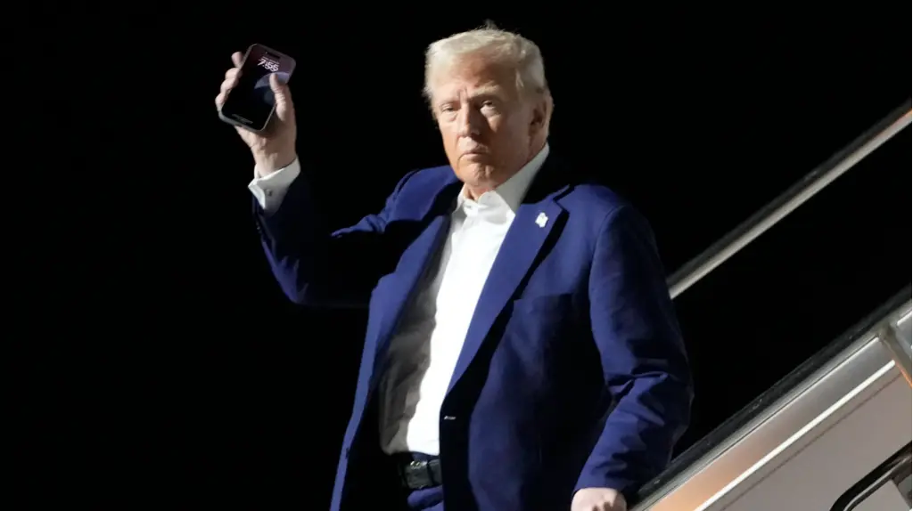 Trump's Trade Plan: 25% Tariffs On Canada, Mexico Take Effect On Saturday