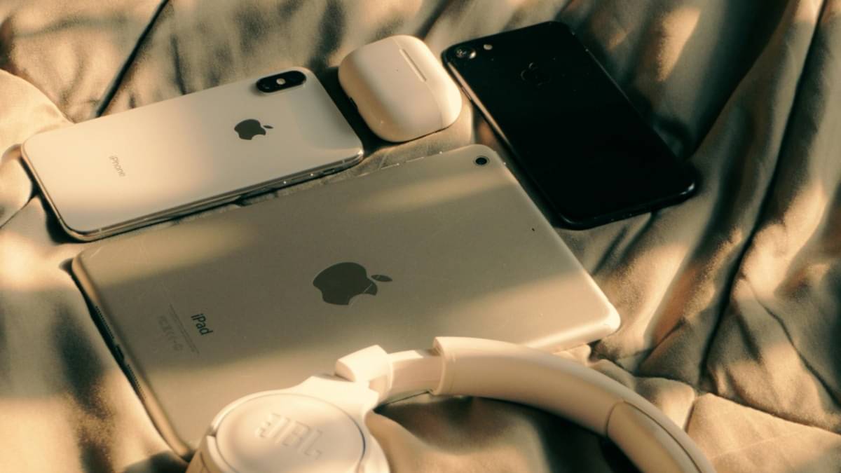 Apple Removes ICE Tracking Apps After Pressure By Trump Administration
