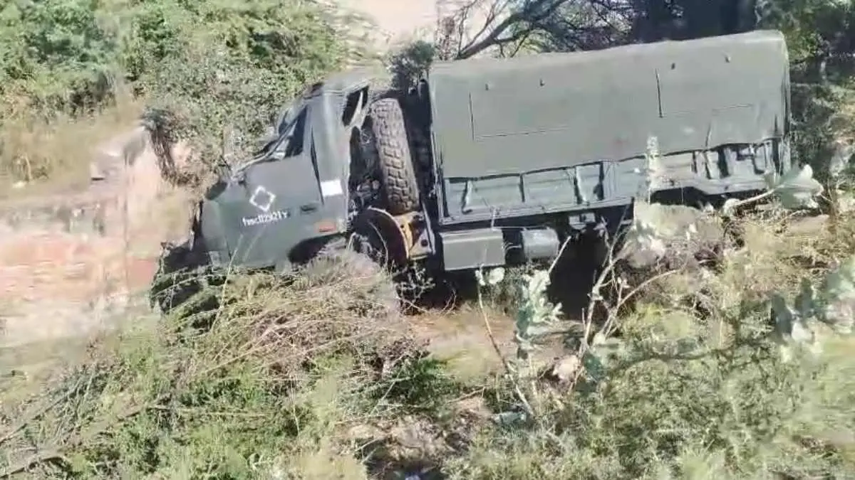 Army Vehicle Overturns in Rajasthan's Nagaur, 2 Soldiers Seriously Injured Army Vehicle Overturns in Rajasthan's Nagaur, 2 Soldiers Seriously Injured