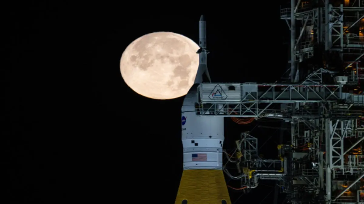 Moonwalk or Flyby? Will NASA’s First Crewed Lunar Mission Artemis II Land on the Moon? Artemis II: Will NASA’s First Crewed Lunar Mission Land on the Moon?