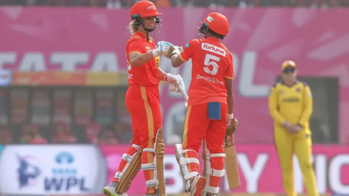 Ashleigh Gardner and Anushka Sharma