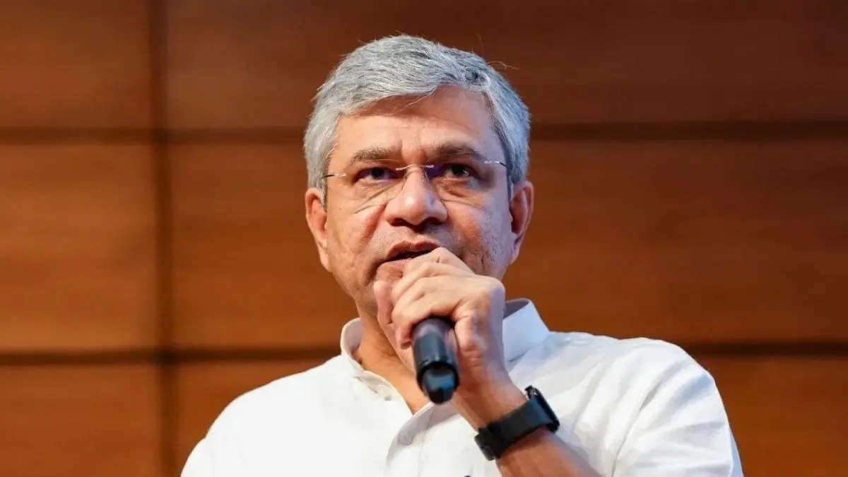 Ashwini Vaishnaw I Iphone Manufacturing