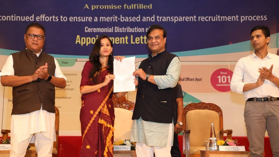 Assam CM Himanta Hands Over Appointment Letters to 385 Youths in ...