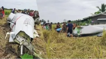 BREAKING: फिलीपींस में अमेरिकी सेना का विमान क्रैश, दुर्घटना में 3 लोगों की मौत At least 4 killed after US military-contracted plane crashes in southern Philippines