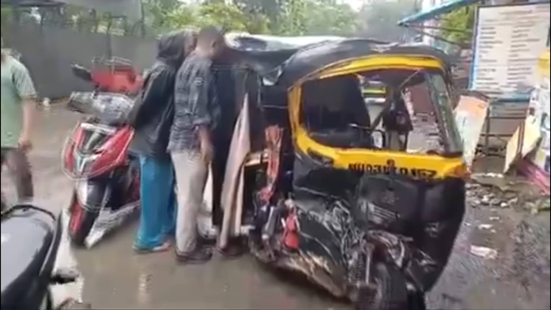 Audi Hit-and-Run: 4 Injured After Speeding Car Hits 2 Autorickshaws In ...