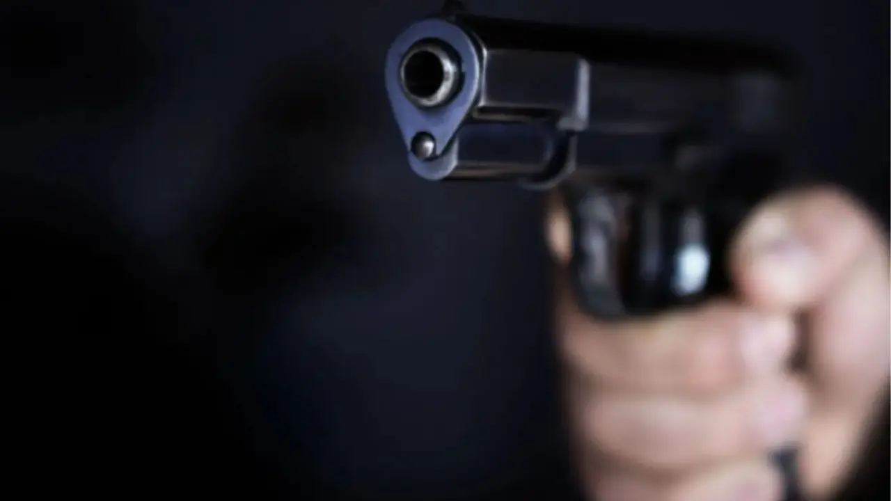 auraiya news man fired by brother in law due to love marriage