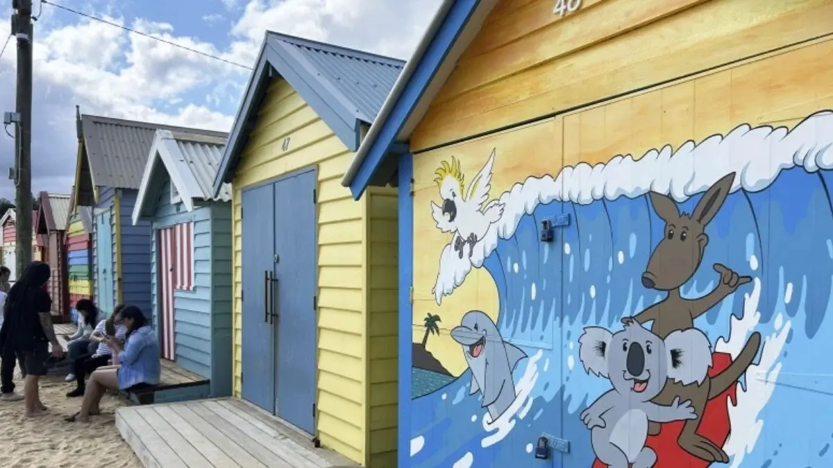 Australia's Iconic Beach Boxes Lack Basic Homely Comforts, But Can Make Six-figure Sales, Adding Real Estate Value Australia's Iconic Beach Boxes