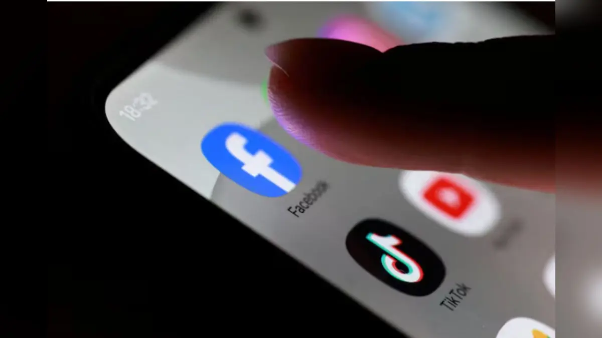 इस देश में 16 साल से कम उम्र वाले बच्चों के लिए सोशल मीडिया बैन, भारत के 2 राज्यों ने भी उठाया कदम Indonesia bans social media for children under 16 two Indian states follow suit