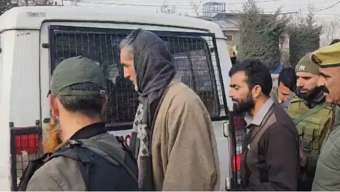 Authorities in Srinagar foiled an attempt by the Awami Ittehad Party (AIP) to stage a hunger strike in support of its incarcerated leader MP Engineer Rashid.
