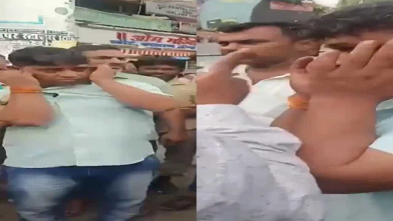 Auto-Rickshaw Driver Assaulted By Shiv Sena (UBT) Workers After He Denied Speaking In Marathi Auto-Rickshaw Driver Assaulted In Palghar, Video Viral