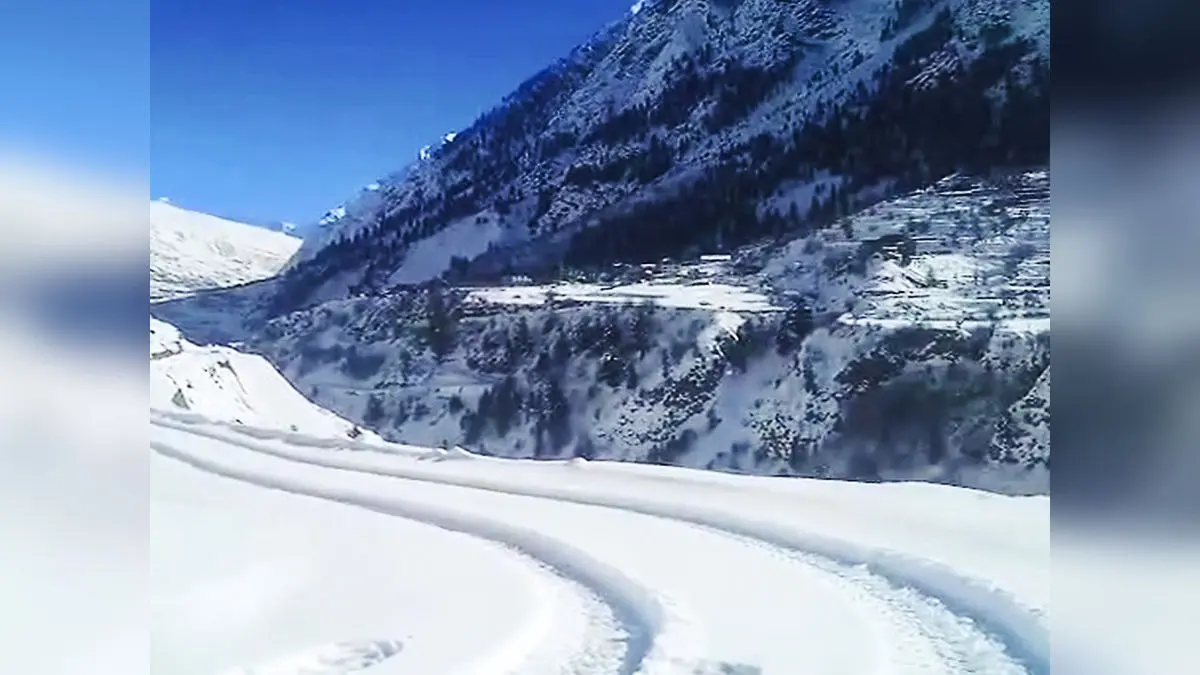 Avalanche Hits Near Atal Tunnel North Portal; Nh-03 Blocked In Lahaul Avalanche Hits Near Atal Tunnel North Portal; Nh-03 Blocked In Lahaul