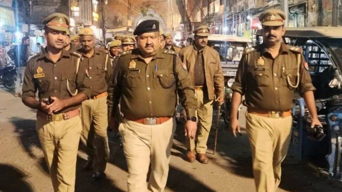 बाबरी विध्वंसाच्या वर्षपूर्तीनिमित्त यूपीमध्ये अलर्ट; अयोध्येसह या प्रमुख शहरांचे छावणीत रूपांतर करण्यात आले