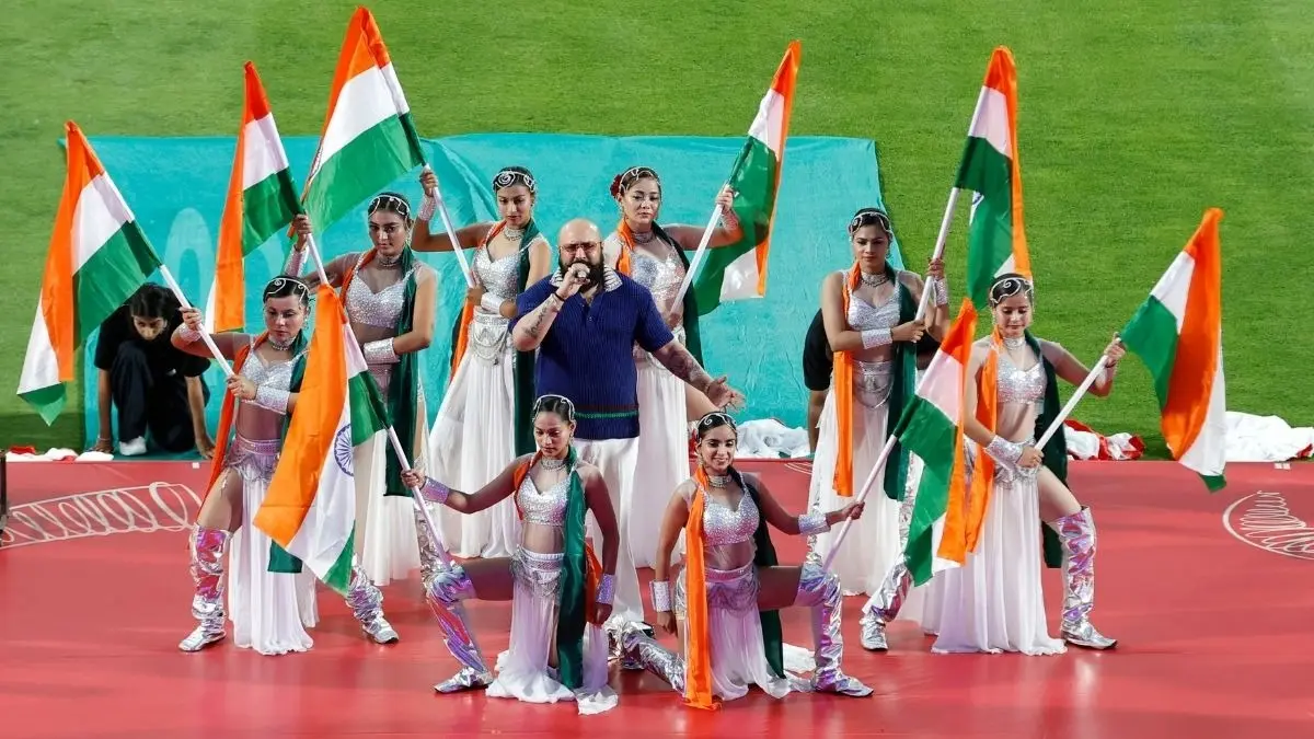 B Praak pay tribute to indian Army for Operation Sindoor At Dharmshala in PBKS vs DC Match