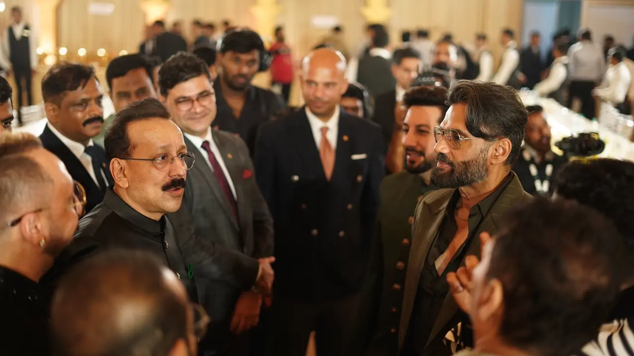 Who Was Baba Siddique, Known For Grand Iftar Parties And Top Bollywood Connections Baba Siddique with Bollywood actor Suniel Shetty