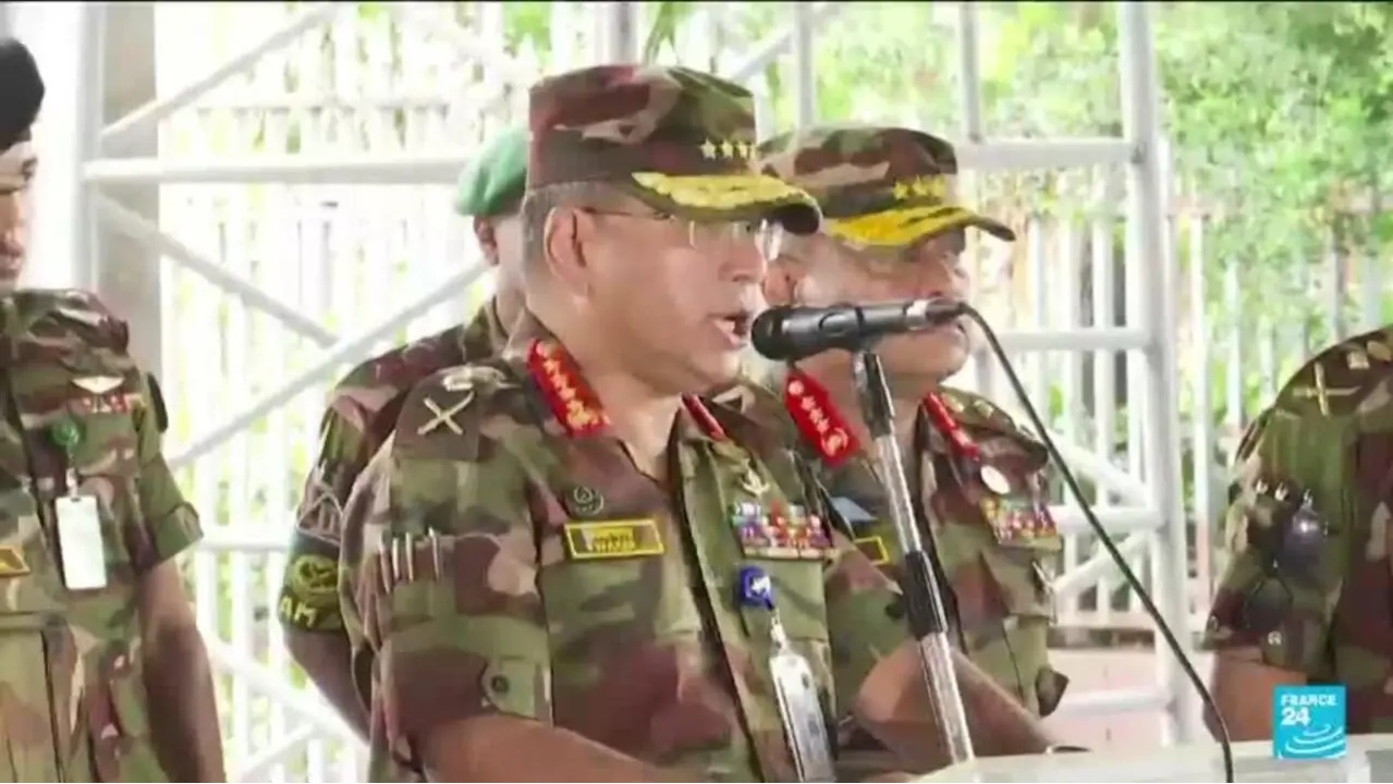 Bangladesh Army Chief Calls For Elections By December Bangladesh army chief Waker-Uz-Zaman