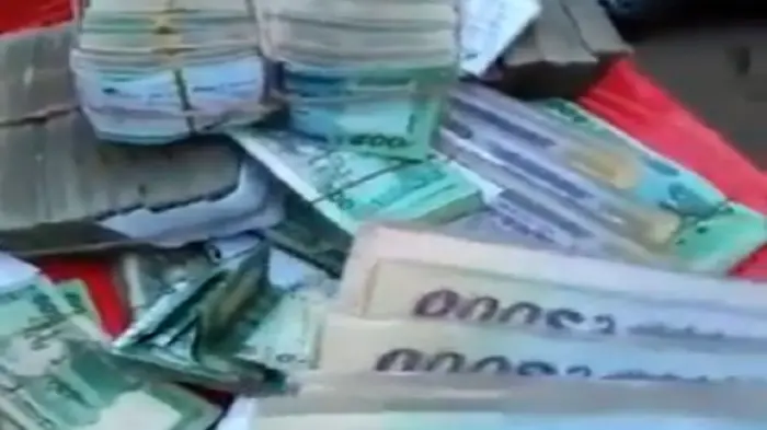 Watch | Bangladesh Army Recovers Money Looted By Protesters Amid Dhaka Unrest Bangladesh Turmoil